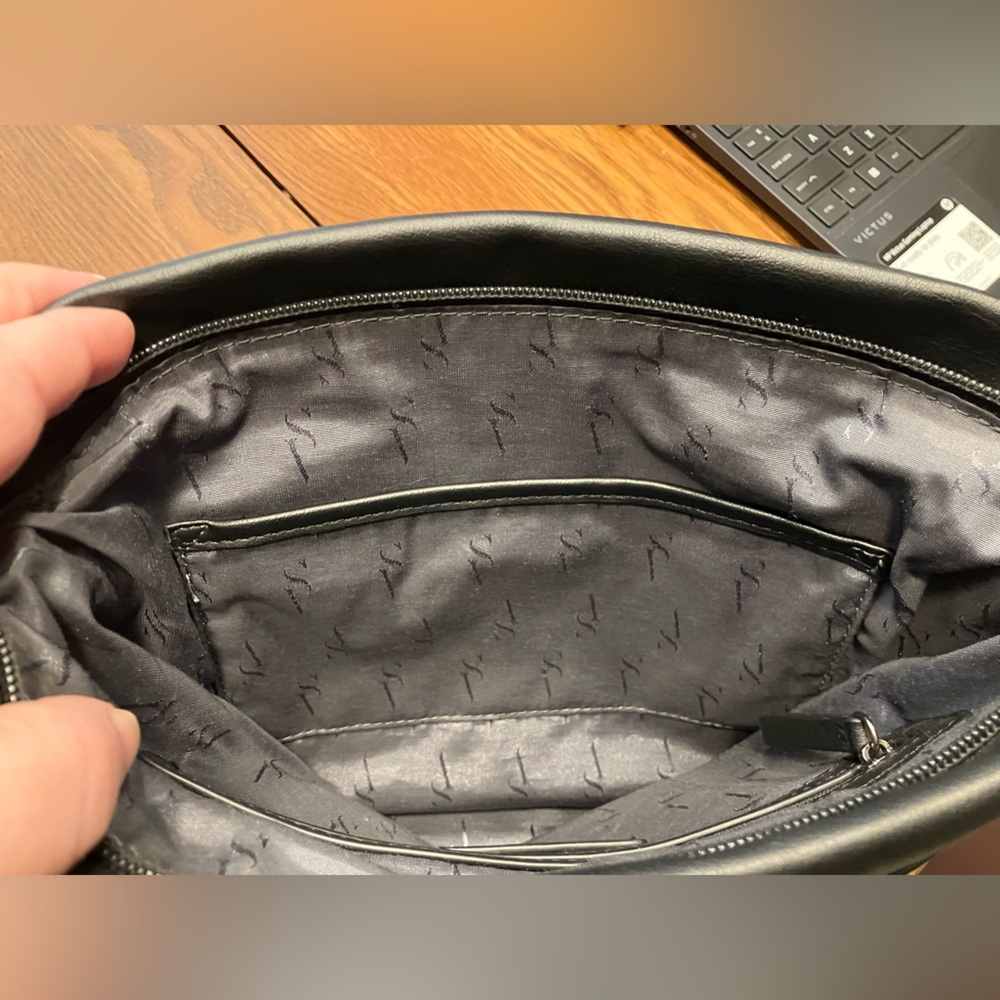 Simply Vera Vera Wang Temsen Black Crossbody Bag - Picture 9 of 10